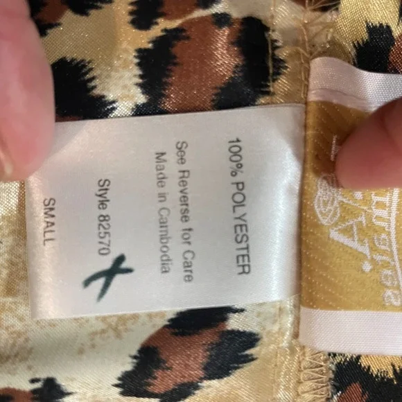 L.A. Intimates Leopard Print Satin Robe and Chemise Set Small - Picture 9 of 10